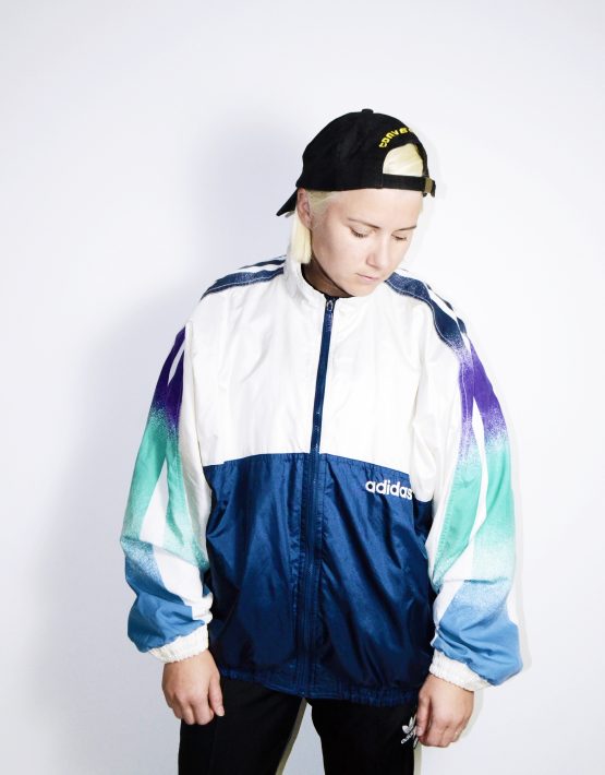 ADIDAS 90S SHELL JACKET | VINTAGE CLOTHING SHOP IN EUROPE